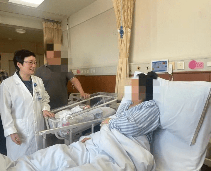 浙江省首例通過(guò)干細胞卵巢原位注射治療后自然受孕的女寶寶。